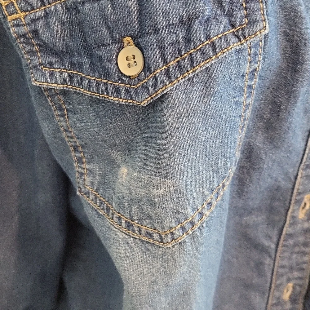 Reitmans denim shirt - Picture 4 of 14